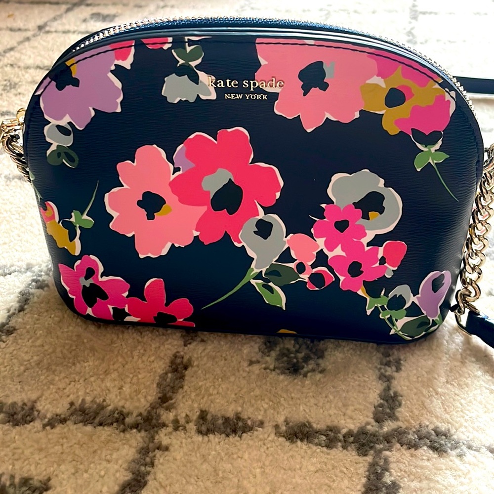 Never used Kate spade crossbody purse. New condition.